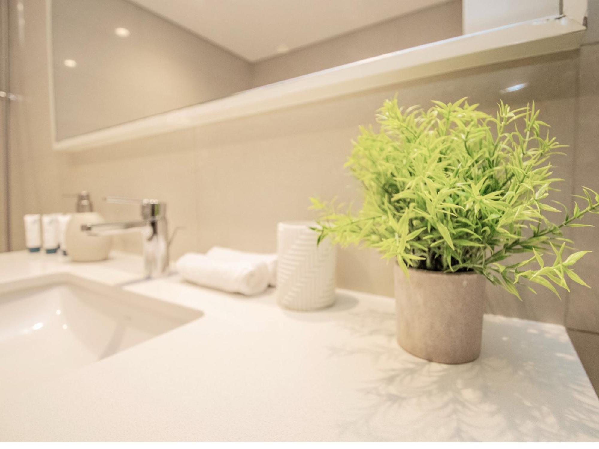 Burj Royale - New Luxe 2br With Full Burj Khalifa & Fountain Views, 2min To Mall * Dubai