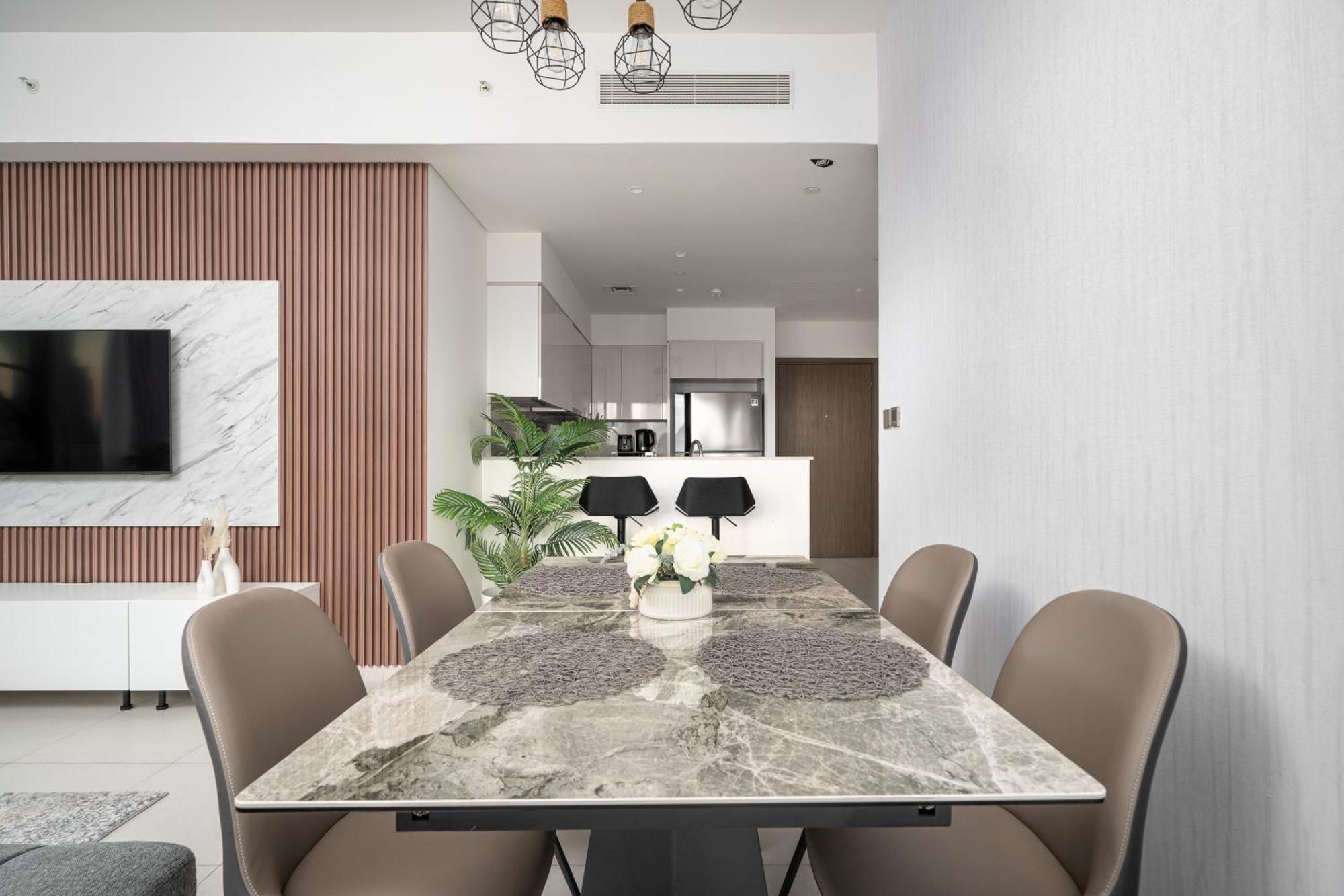 Burj Royale - New Luxe 2br With Full Burj Khalifa & Fountain Views, 2min To Mall * Dubai